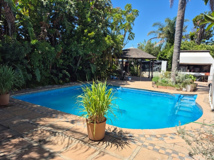 5 Bedroom Property for Sale in Langerug Western Cape